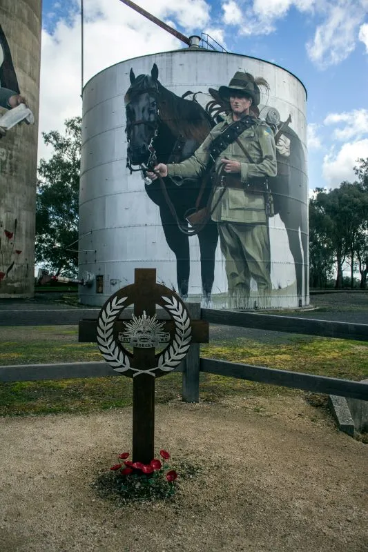 How Horse Owners Around the World Remember Their Companions 5 How Horse Owners Around the World Remember Their Companions 7