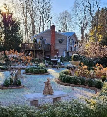 Pet Memorial Garden Ideas: DIY Projects, Themes & Meaningful Touches 1 A Quiet Spot for Reflection
